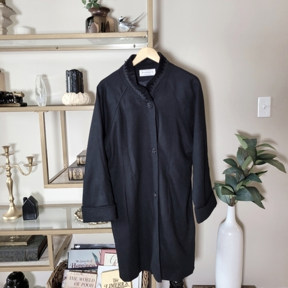 Vintage Women’s Black Wool Long Coat - Picture 9 of 14